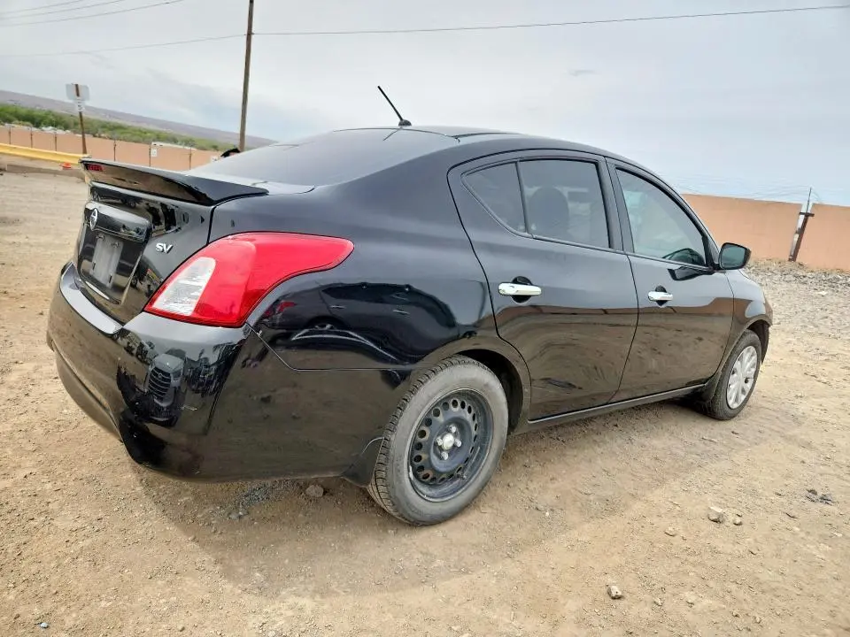 2018 NISSAN VERSA SV  