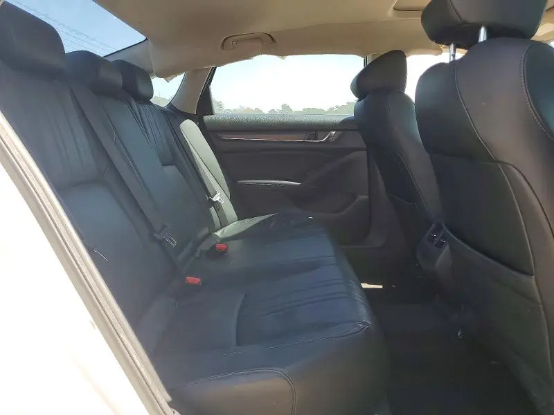 2018 HONDA ACCORD TOURING  