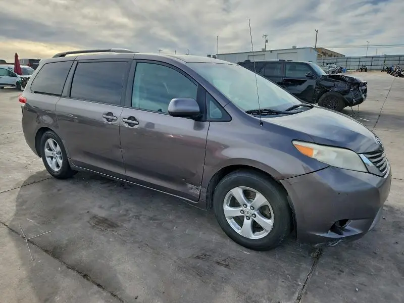 2012 TOYOTA SIENNA LE  