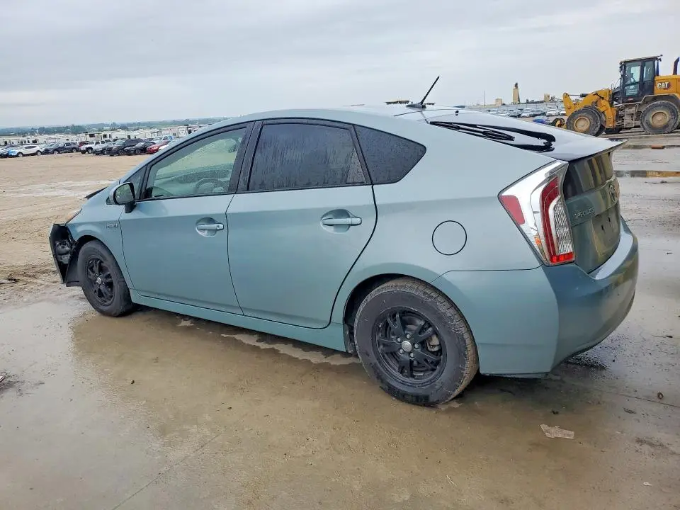 2013 TOYOTA PRIUS THREE  