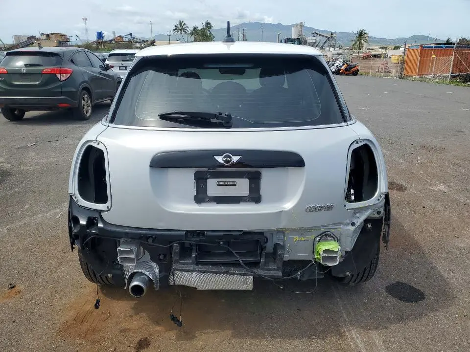 2018 MINI COOPER   