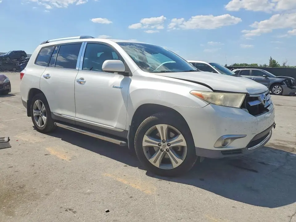 2013 TOYOTA HIGHLANDER LIMITED  