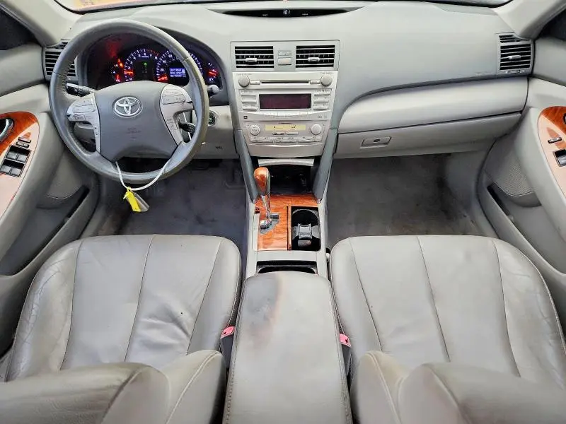 2010 TOYOTA CAMRY XLE V6  