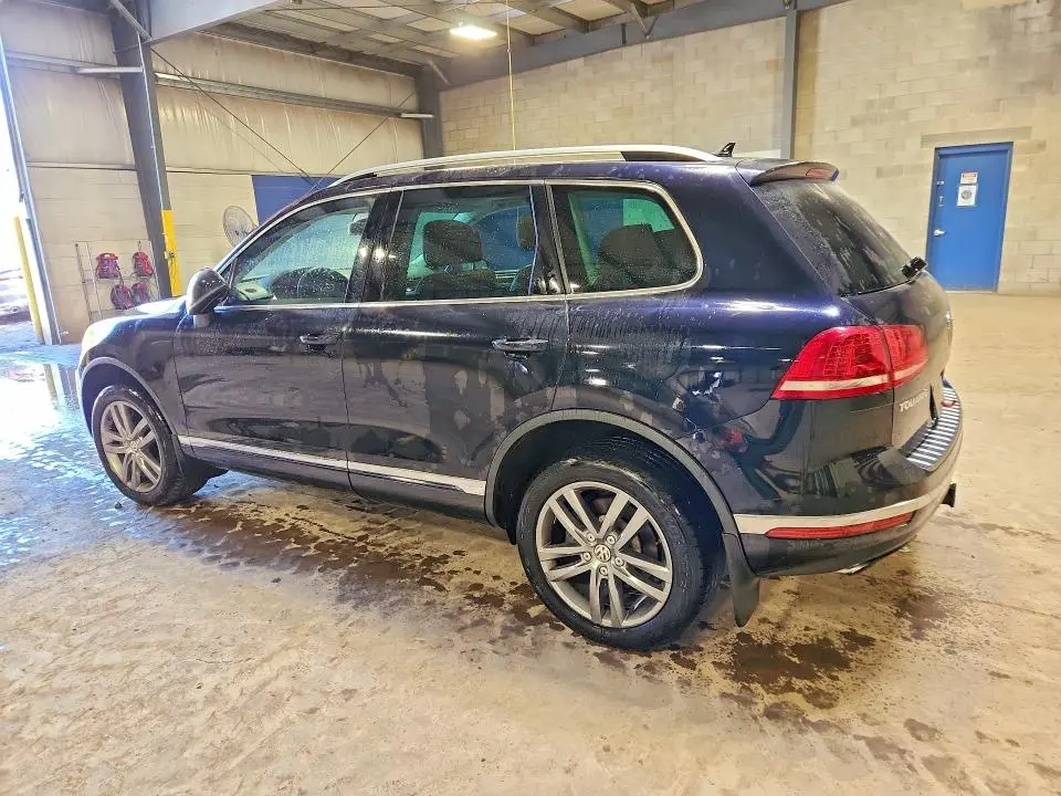 2016 VOLKSWAGEN TOUAREG SPORT  