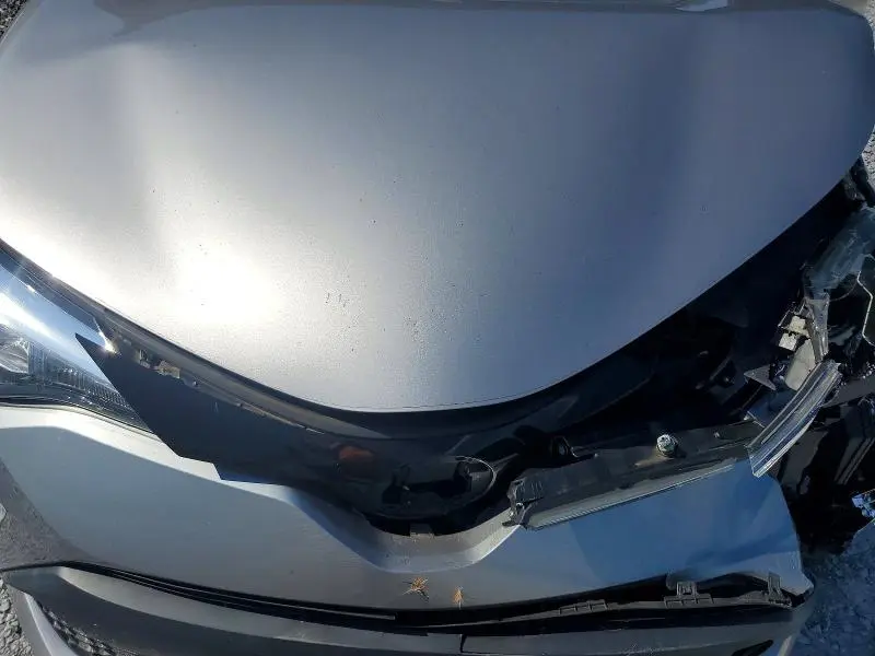 2020 TOYOTA C-HR XLE  