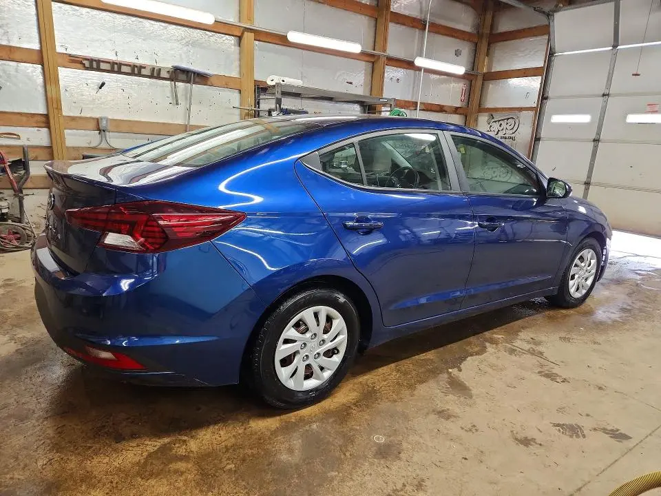 2019 HYUNDAI ELANTRA SE  