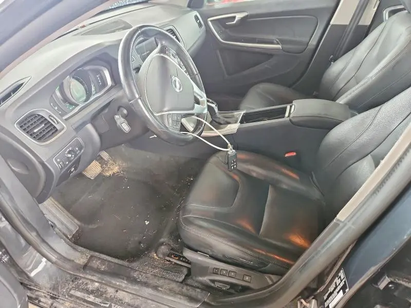 2015 VOLVO S60 PLATINUM  