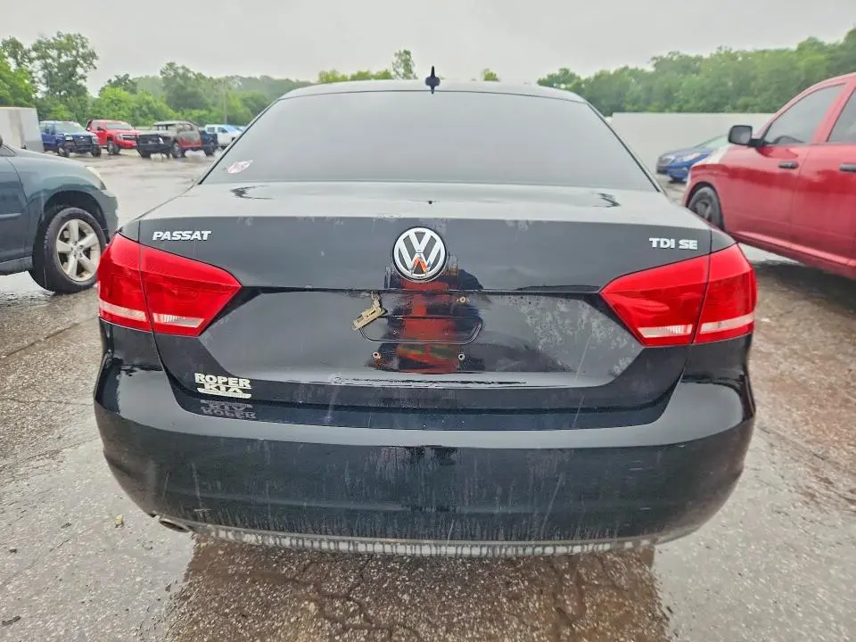 2013 VOLKSWAGEN PASSAT SE  