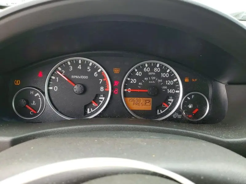 2011 NISSAN PATHFINDER S  
