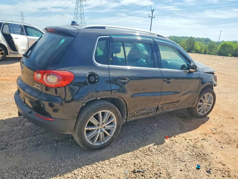 2011 VOLKSWAGEN TIGUAN S  