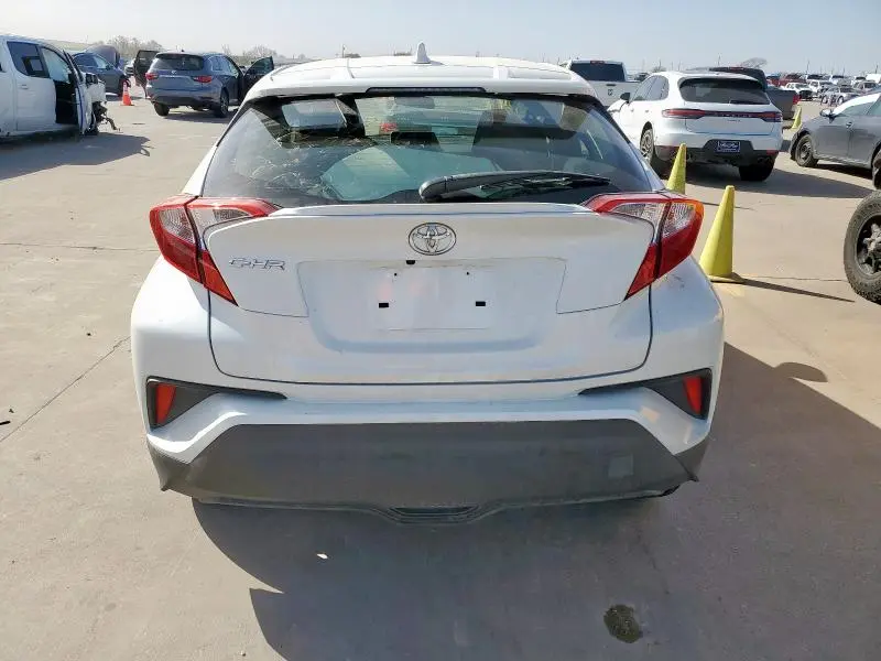 2021 TOYOTA C-HR XLE  
