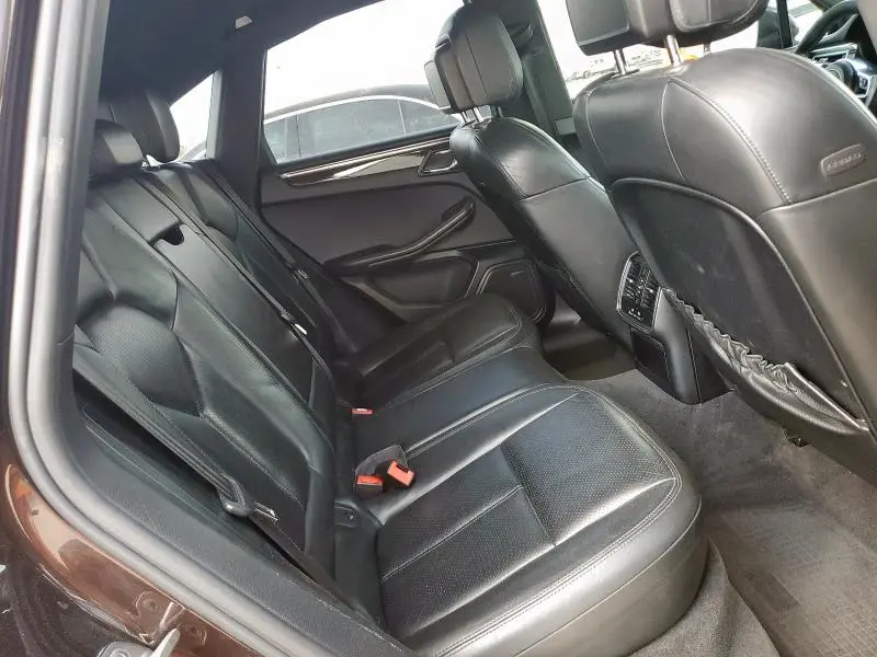 2016 PORSCHE MACAN S