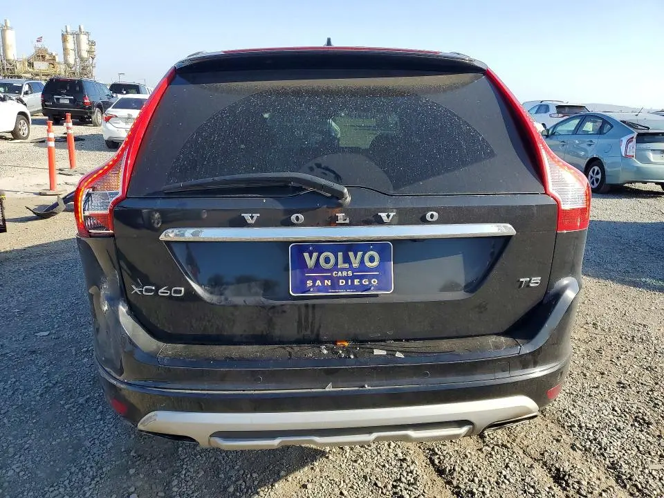 2017 VOLVO XC60 T5 DYNAMIC  