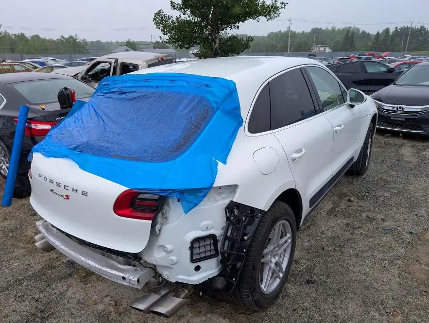 2016 PORSCHE MACAN S  