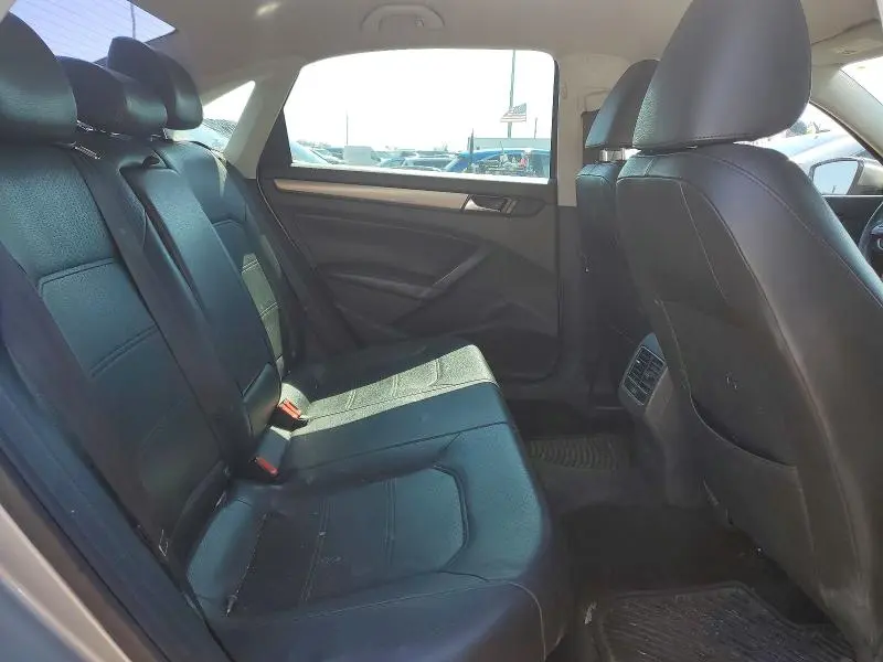 2014 VOLKSWAGEN PASSAT SE  