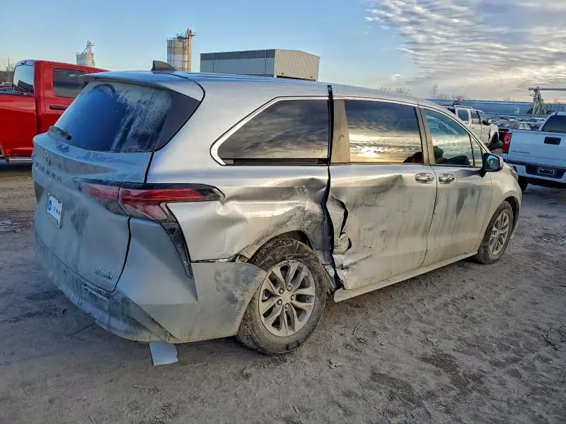 2022 TOYOTA SIENNA XLE 7-PASSENGER  