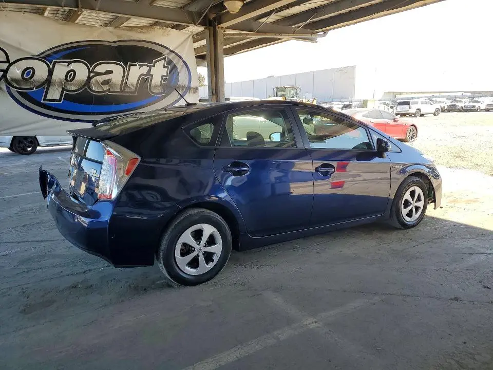 2013 TOYOTA PRIUS THREE  