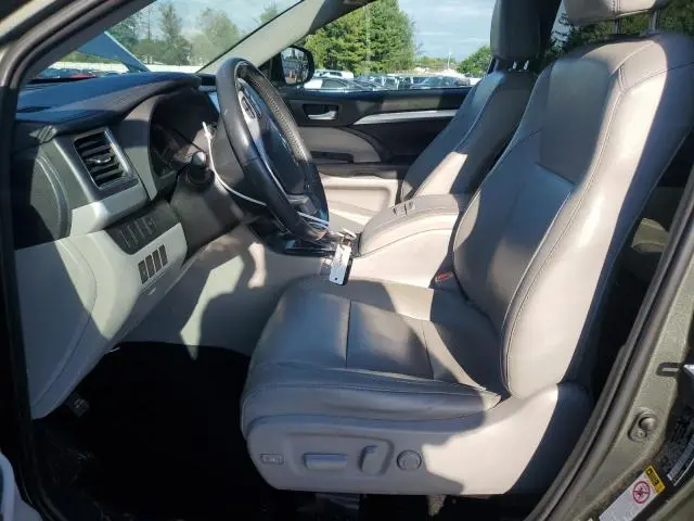 2016 TOYOTA HIGHLANDER XLE  