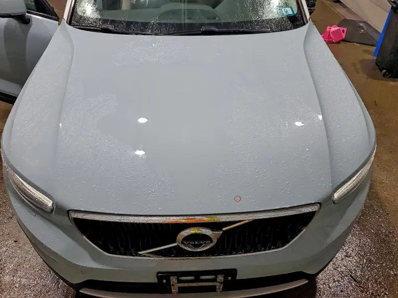 2019 VOLVO XC40 T5 MOMENTUM  