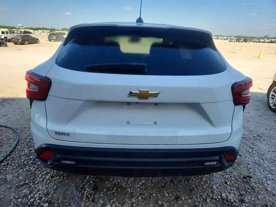 2025 CHEVROLET TRAX LS  