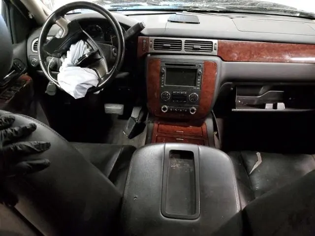 2010 CHEVROLET AVALANCHE LTZ  