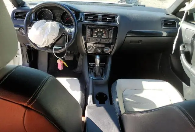 2015 VOLKSWAGEN JETTA SE  