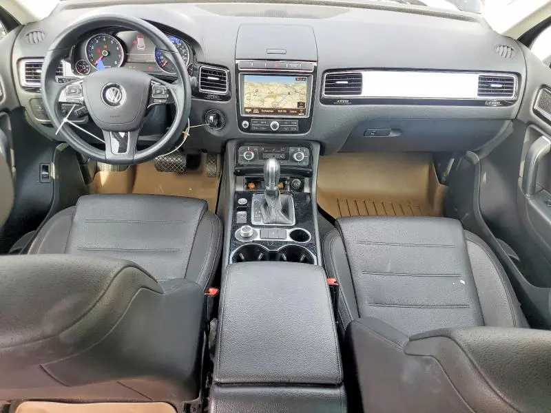 2015 VOLKSWAGEN TOUAREG V6  