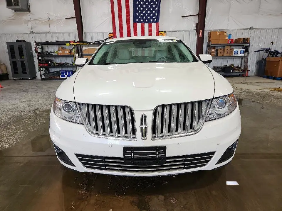 2011 LINCOLN MKS   