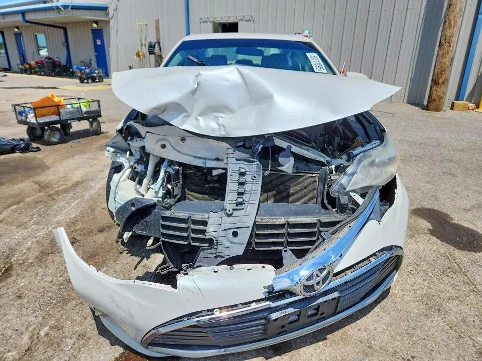 2016 TOYOTA AVALON XLE  