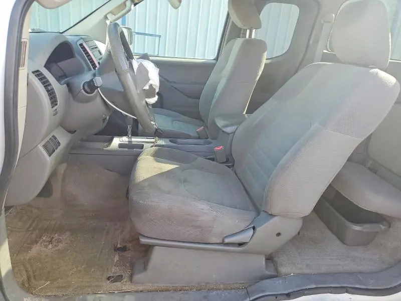 2015 NISSAN FRONTIER S  