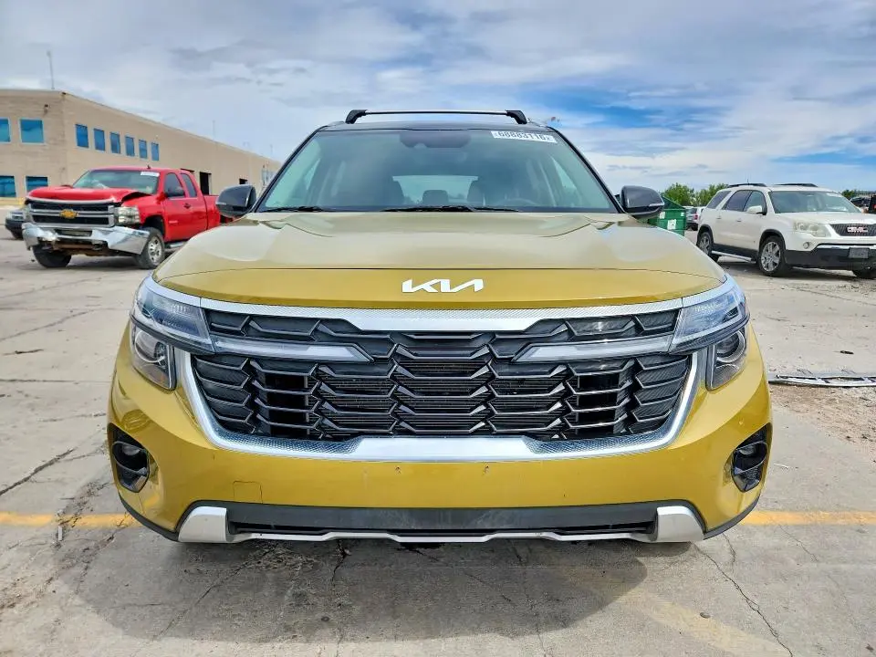 2024 KIA SELTOS S  