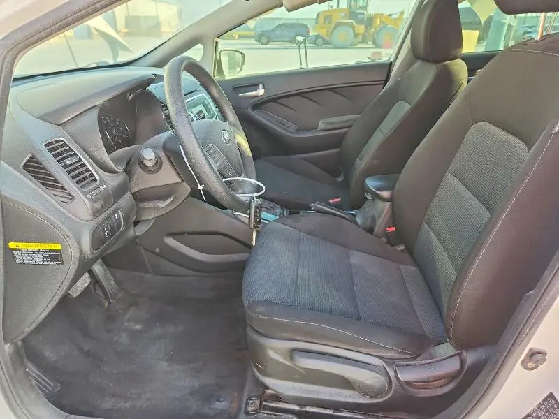 2017 KIA FORTE LX  