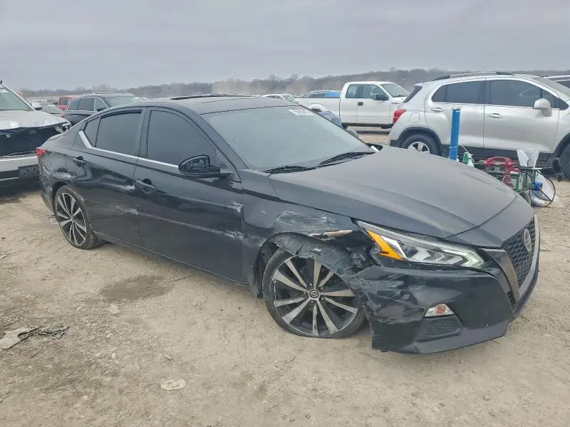 2019 NISSAN ALTIMA SR  