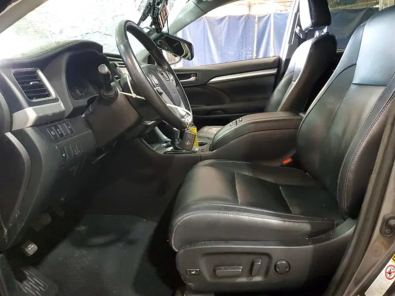 2018 TOYOTA HIGHLANDER XLE  
