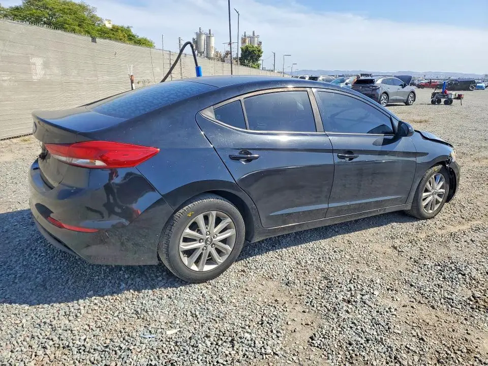 2018 HYUNDAI ELANTRA SE  