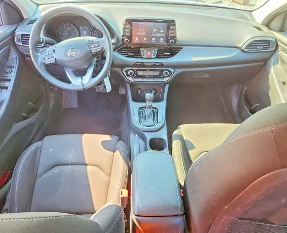2018 HYUNDAI ELANTRA GT BASE  