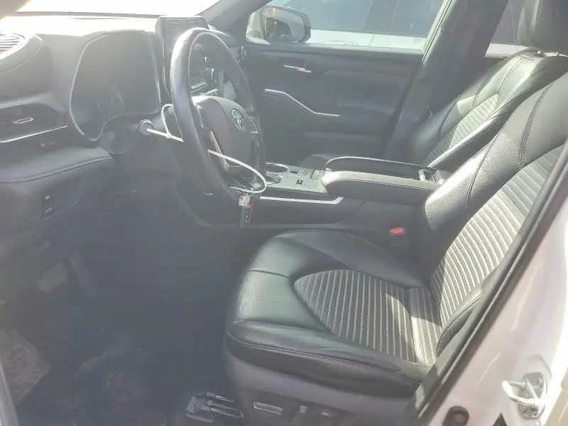 2021 TOYOTA HIGHLANDER XSE  