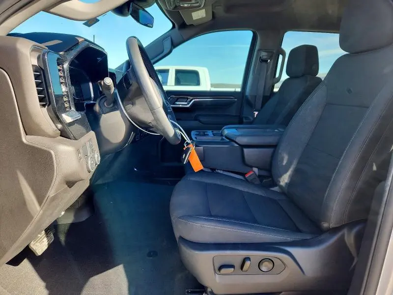 2024 CHEVROLET SILVERADO C1500 LT  