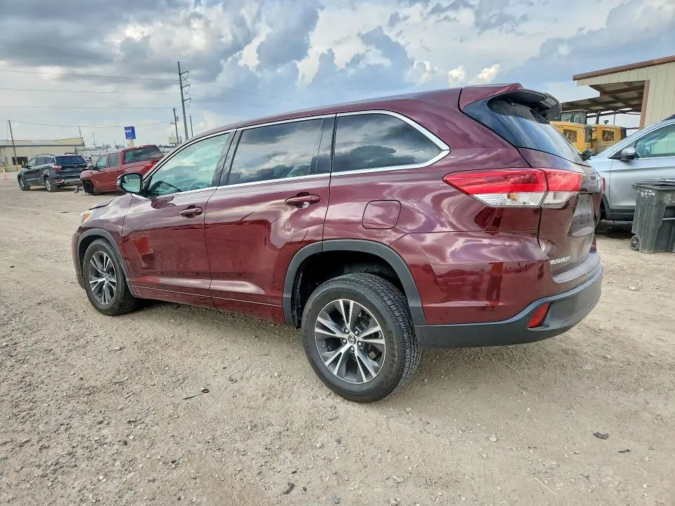 2017 TOYOTA HIGHLANDER LE PLUS  
