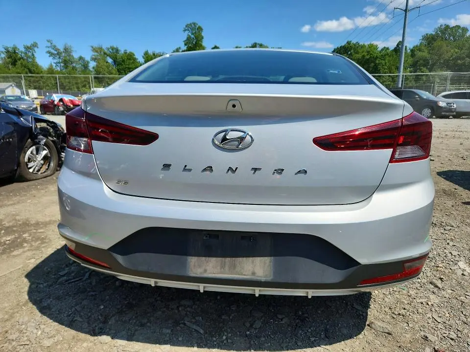 2020 HYUNDAI ELANTRA SE  