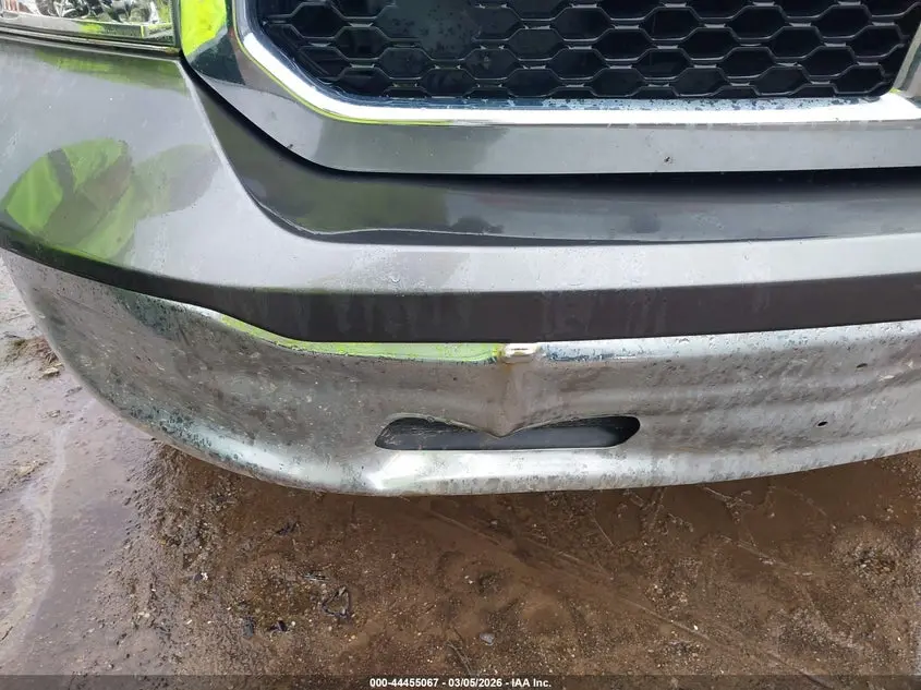 2017 RAM 1500 SLT  4X4 5'7 BOX