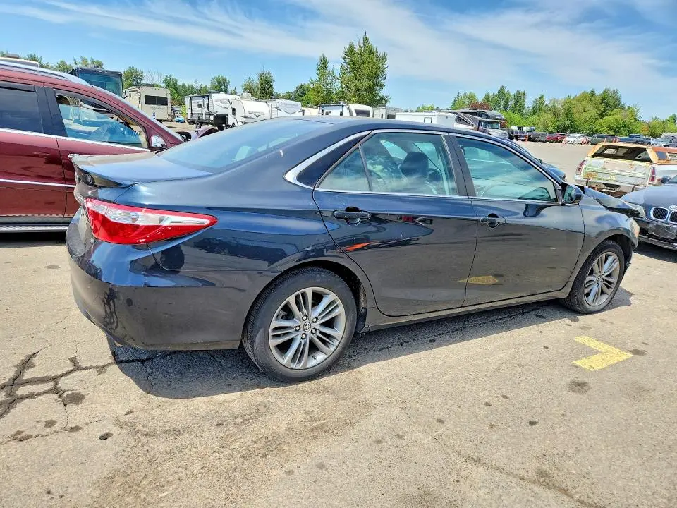 2017 TOYOTA CAMRY SE  