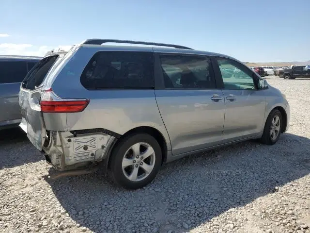 2015 TOYOTA SIENNA LE  