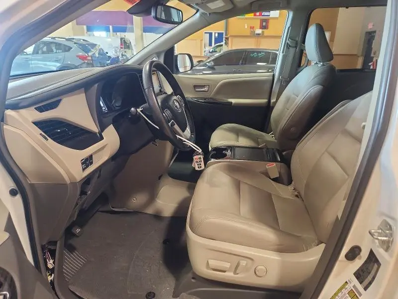 2019 TOYOTA SIENNA XLE PREMIUM 7-PASSENGER  