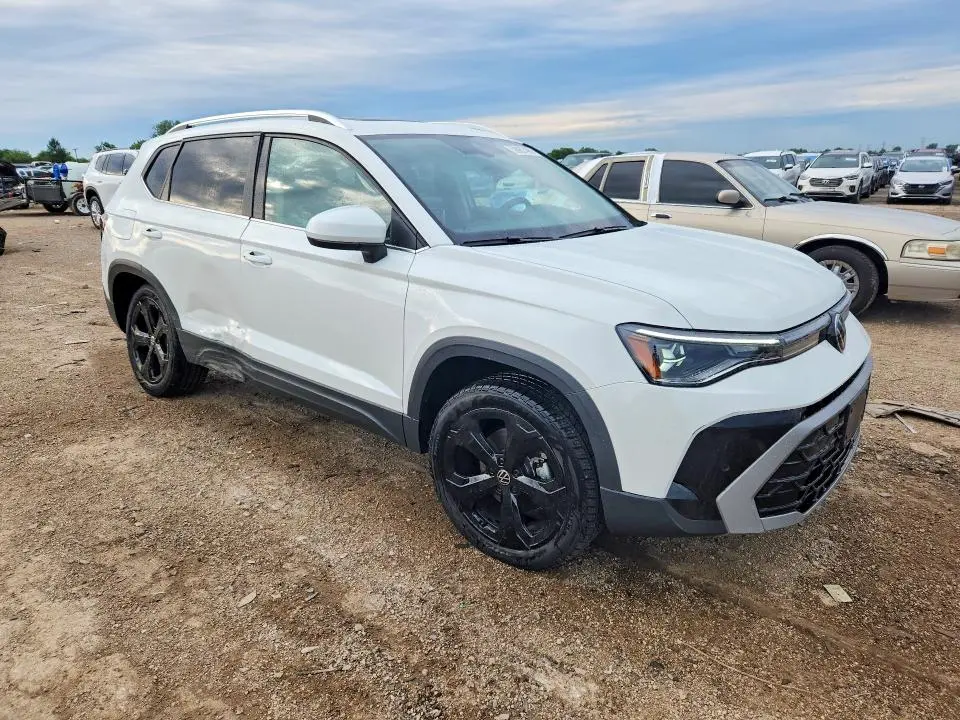 2025 VOLKSWAGEN TAOS SEL  