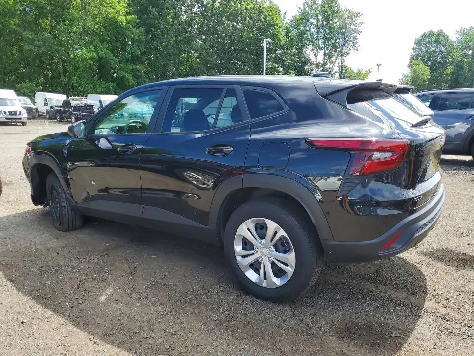 2025 CHEVROLET TRAX LS  
