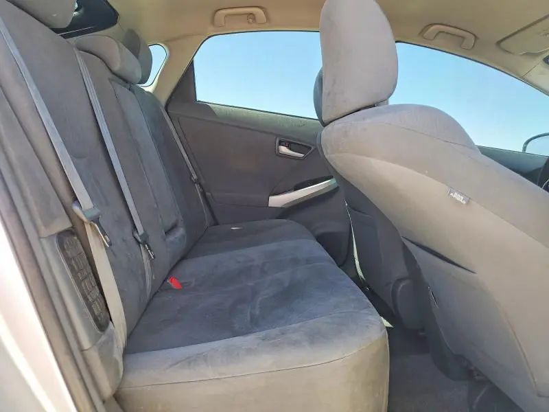 2010 TOYOTA PRIUS III  