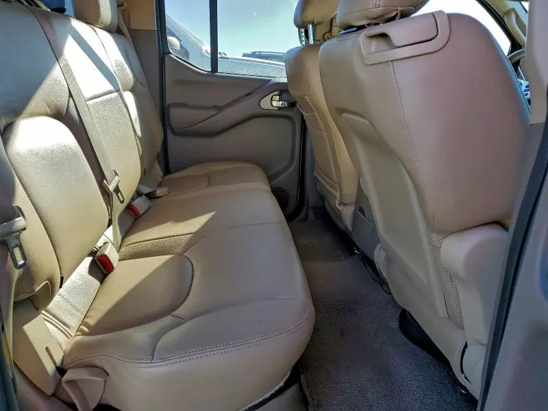 2014 NISSAN FRONTIER S  