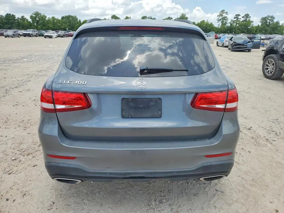2019 MERCEDES-BENZ GLC 300  