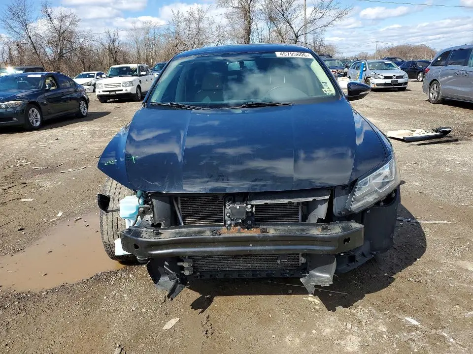 2016 VOLKSWAGEN PASSAT SE  